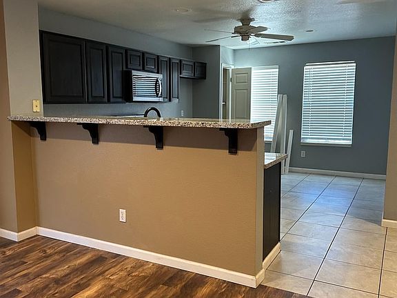 5th image of 408 Peregrine Dr