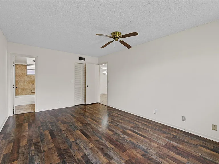719 Lori Dr #204 — Photo 13