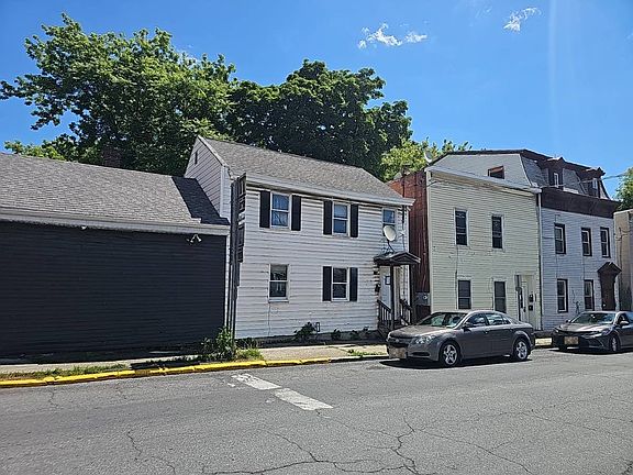 3rd image of 306 Columbia St