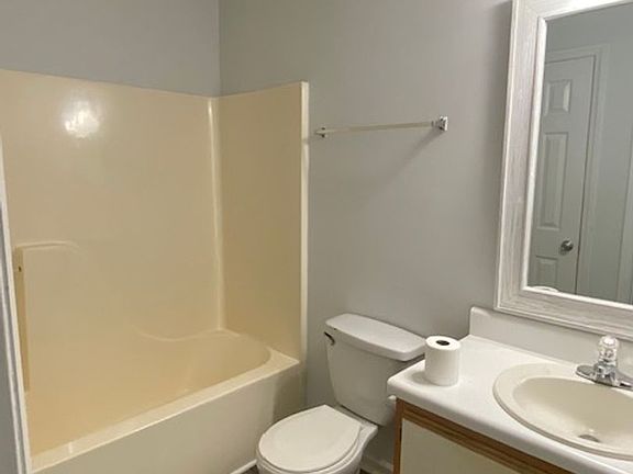 4th image of 2006 Tower Pl APT F
