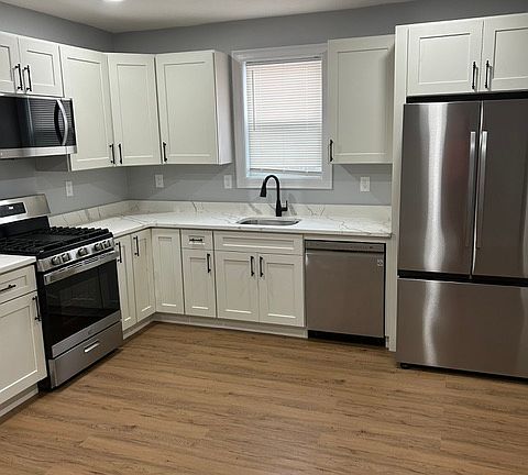 2nd image of 971 Washington St Floor 1