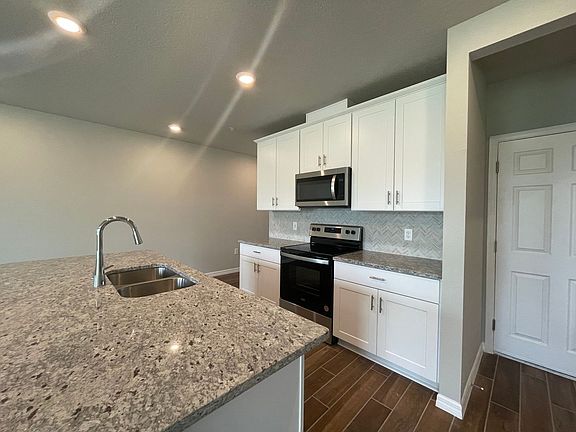 3rd image of 2527 Sweet Viburnum Way
