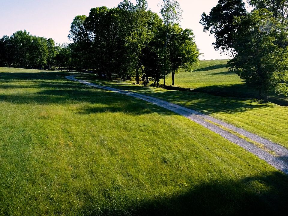 7th image of 795 Tucker Rd