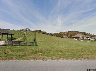 2137 Centerpoint Rd, Hendersonville, TN 37075