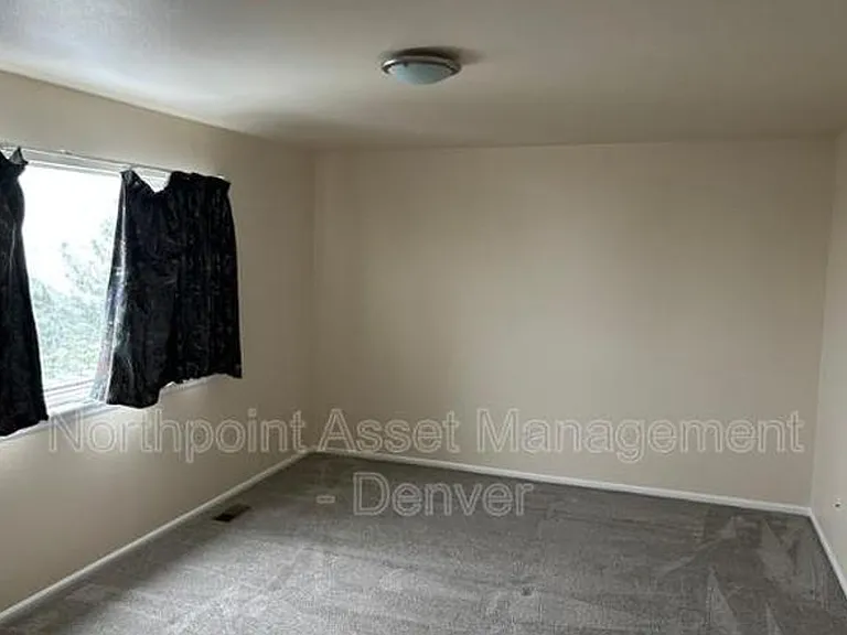 9534 High Cliffe St — Photo 23