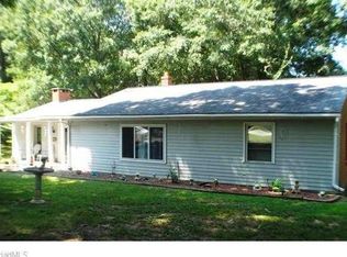 819 Oakwood Dr, Eden, NC 27288