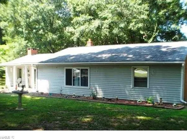819 Oakwood Dr, Eden, NC 27288