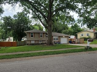 402 Brentwood Dr, Liberty, MO 64068