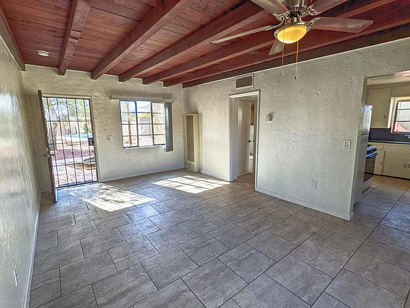 3rd image of 3007 E La Madera Dr