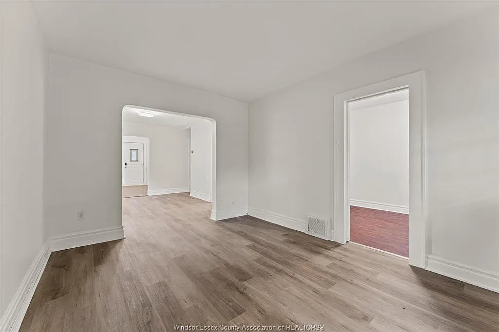 3 bed, $2,300 — Photo 4