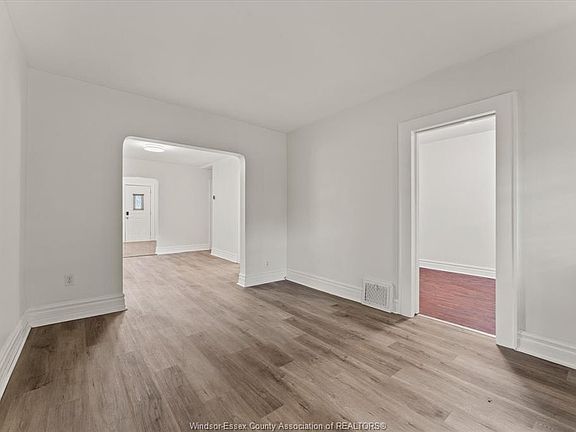 5th image of 1215 Lincoln Rd