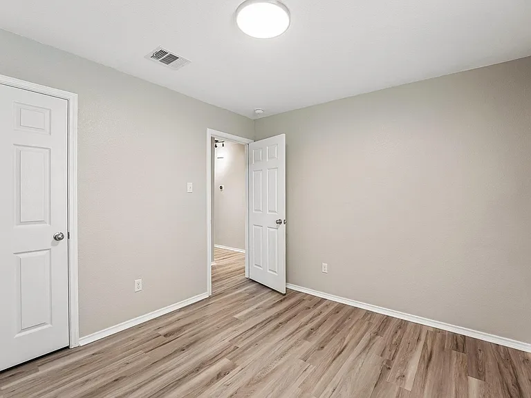 9209 Bowfield Dr — Photo 20