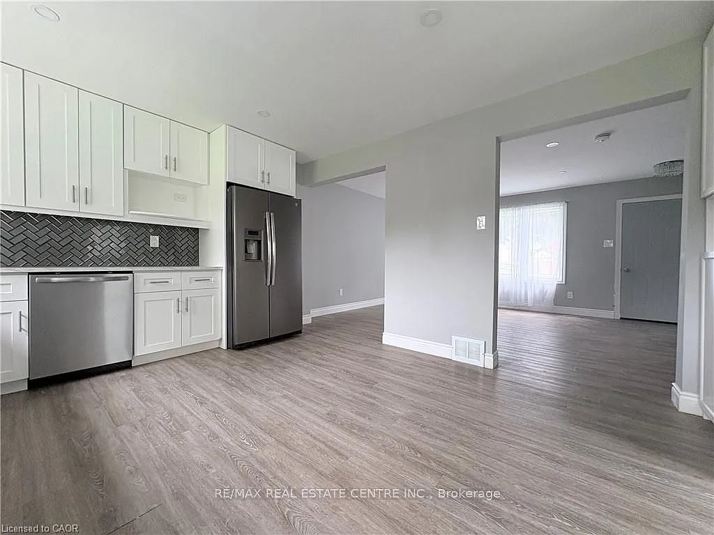 4 bed, $2,700 — Photo 3
