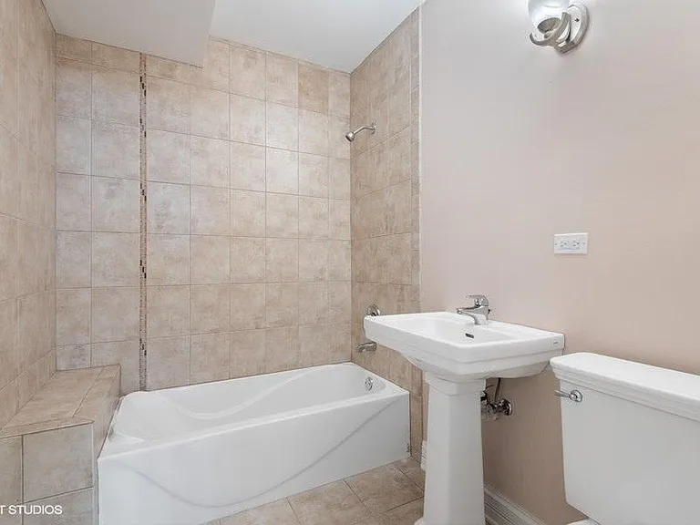 1560 Florence Ave — Photo 20