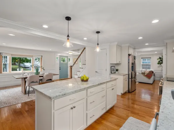 79 Grove St, Winchester, MA 01890