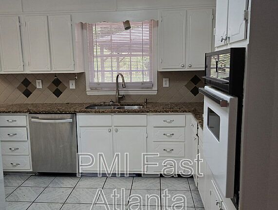 5th image of 3622 Kings Park Way