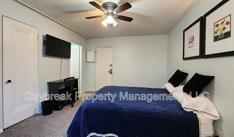 1258 10th St N #3 — Photo 3
