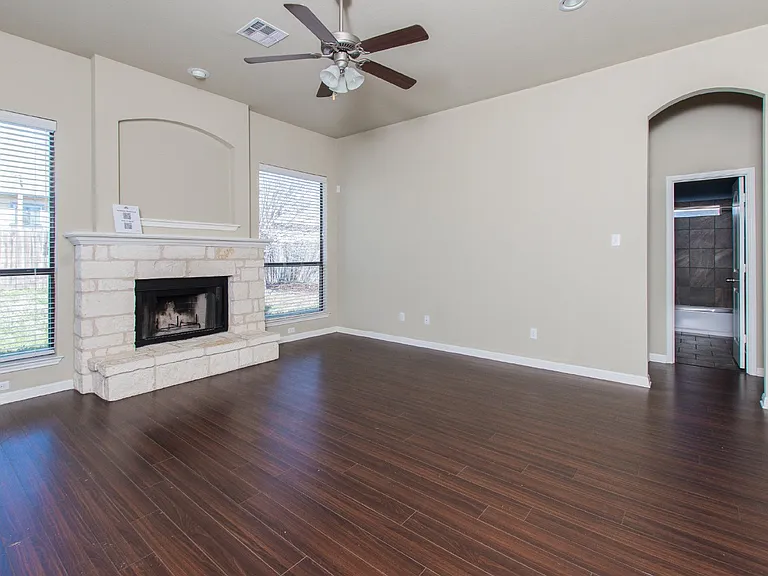 3505 Castleton Dr — Photo 5