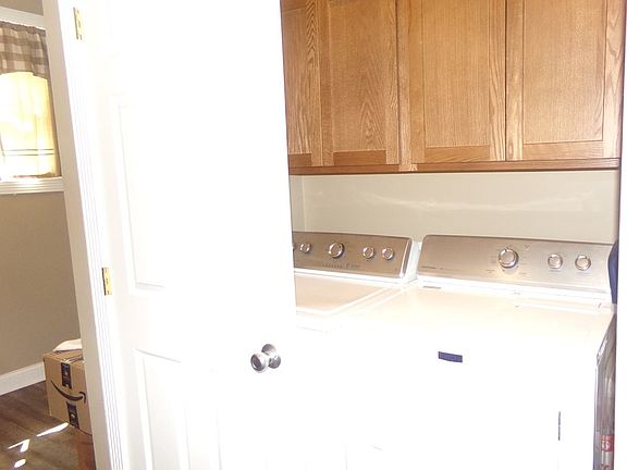 4th image of 22 E 4th St