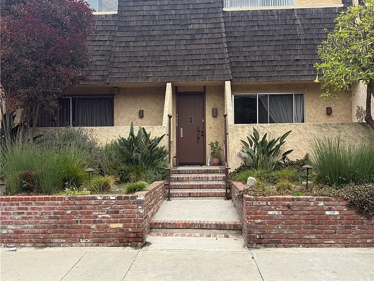 4668 Willis Ave — Photo 1