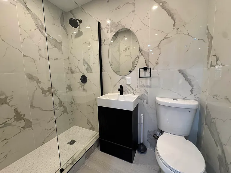 128 Montague St #4R — Photo 6