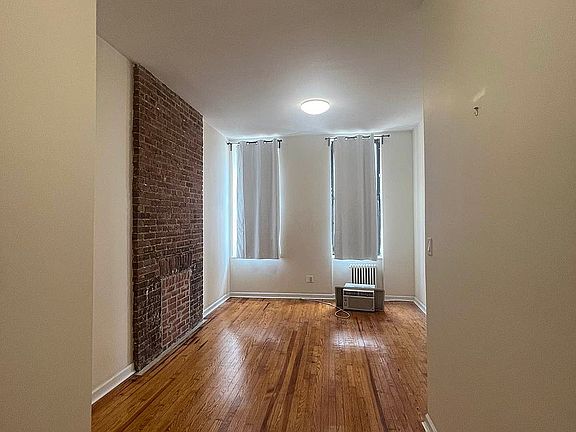 3rd image of 317 10th Ave APT 4