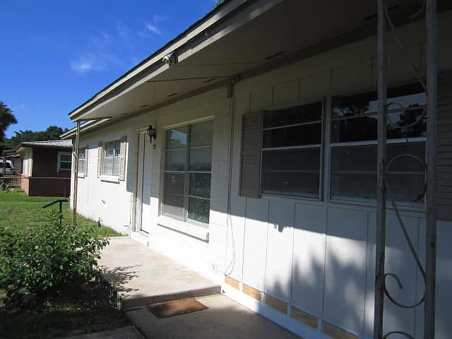 712 Newport Dr — Photo 30