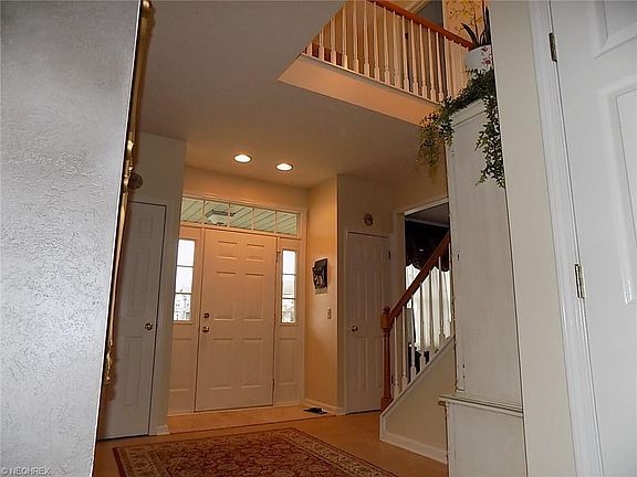 3rd image of 525 Seaton Ct