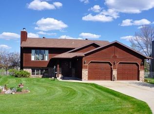 2808 30th St S, Moorhead, MN 56560