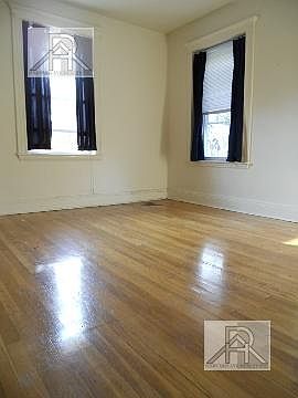 3rd image of 9 Egremont Rd APT 8*