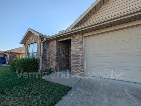 1102 SW Quartz Rd #2, Bentonville, AR 72712