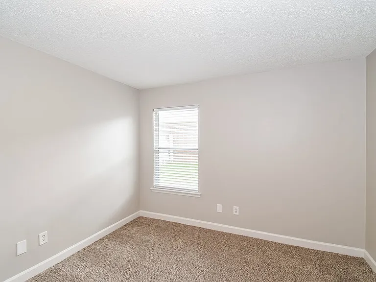 8785 Chambore Dr — Photo 13