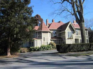 428 Gibbs Ave APT 3, Newport, RI 02840