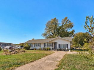 1100 N Farm Rd 123, Springfield, MO 65802