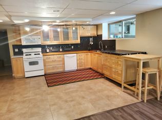 2071 Skyway Dr, Saint Paul, MN 55119