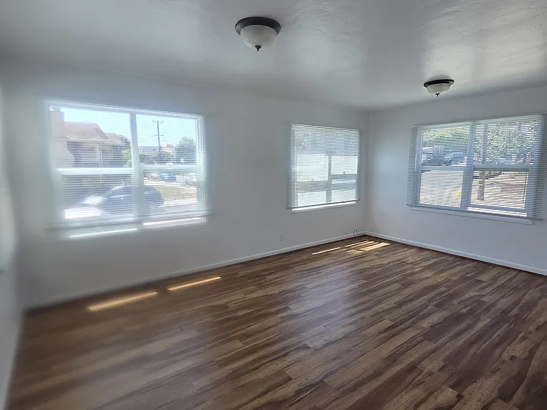 1051 Castro St #1 — Photo 5