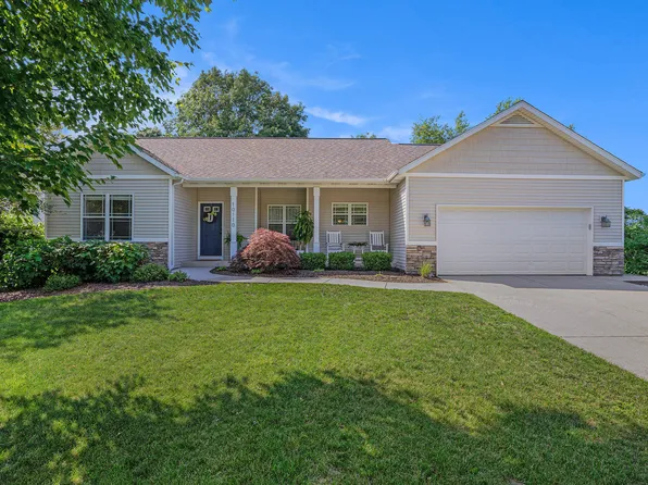 10110 Compton Dr, South Haven, MI 49090