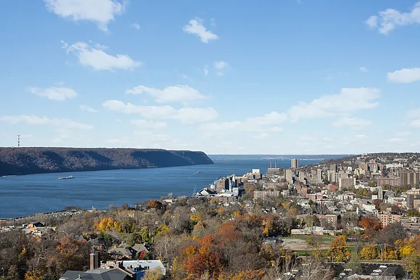 Sold by Re/Max In The City | media 26