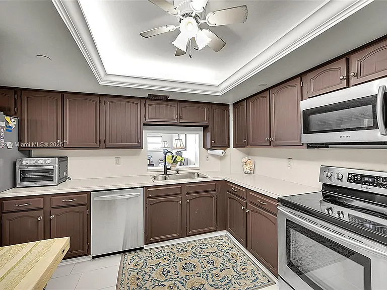 3200 N Port Royale Dr N #1009 — Photo 8