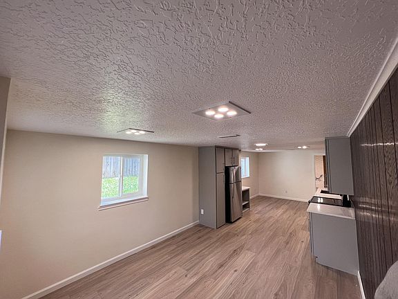 4th image of 4121 S Olympic Way #B