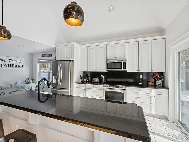 74 Lakeside Ln — Photo 6