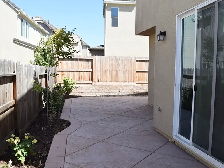 1613 Viburnum Ln — Photo 17