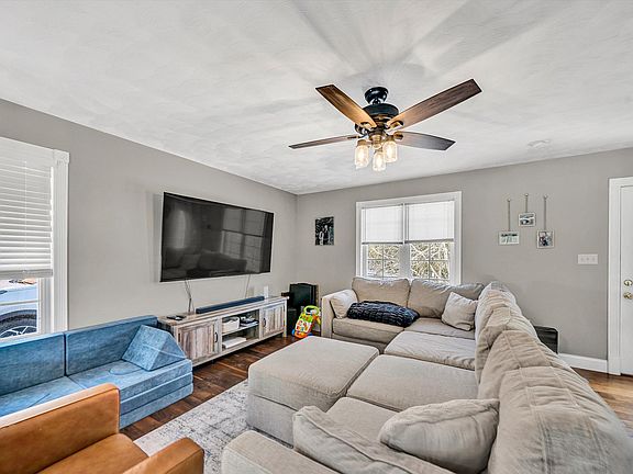 4th image of 409 Wills Rd