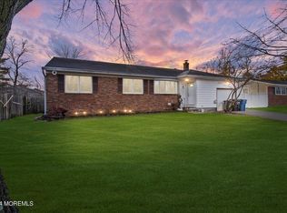 944 Park Crest Rd, Toms River, NJ 08753