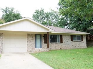 1208 Carla Dr, Denison, TX 75020