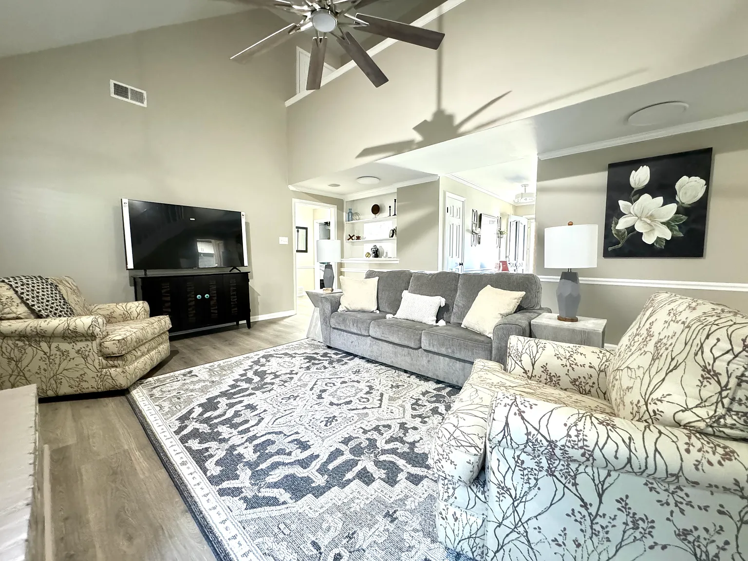 4 bed, 2564 sqft, $5,970 — Photo 1