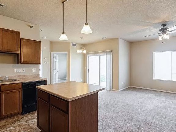 2nd image of 1815 SW White Birch Cir Unit 1