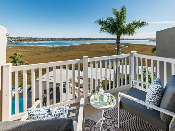 3991 Crown Point Dr Unit P13, San Diego, CA 92109