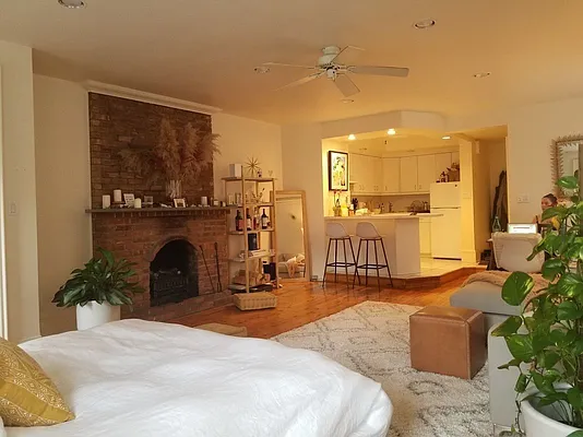 Rented by Frank Valvo Real Estate | media 3