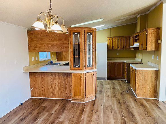 3rd image of 1302 Avenue K Ct